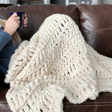 Load image into Gallery viewer, Homey Chunky Crochet Blanket