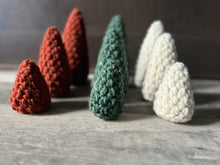 Load image into Gallery viewer, Tiered Chunky Crochet Christmas Tree